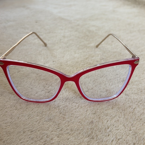 Red glasses - Picture 2 of 3